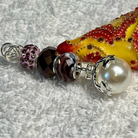 Purple and silver with silver star themed glass pearl wrapped pendant - Picture 4 of 9
